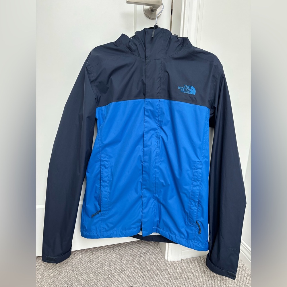 The North Face Men’s Venture 2 Waterproof Hooded Rain Jacket